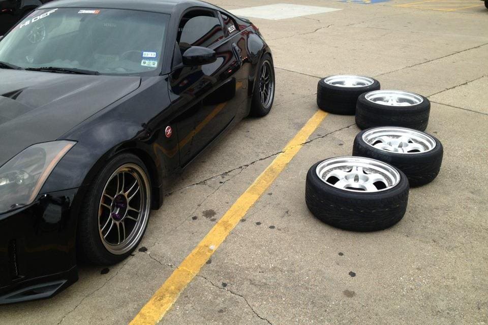 2003 Nissan 350Z with 18x9.5 Enkei RPF1 wheels