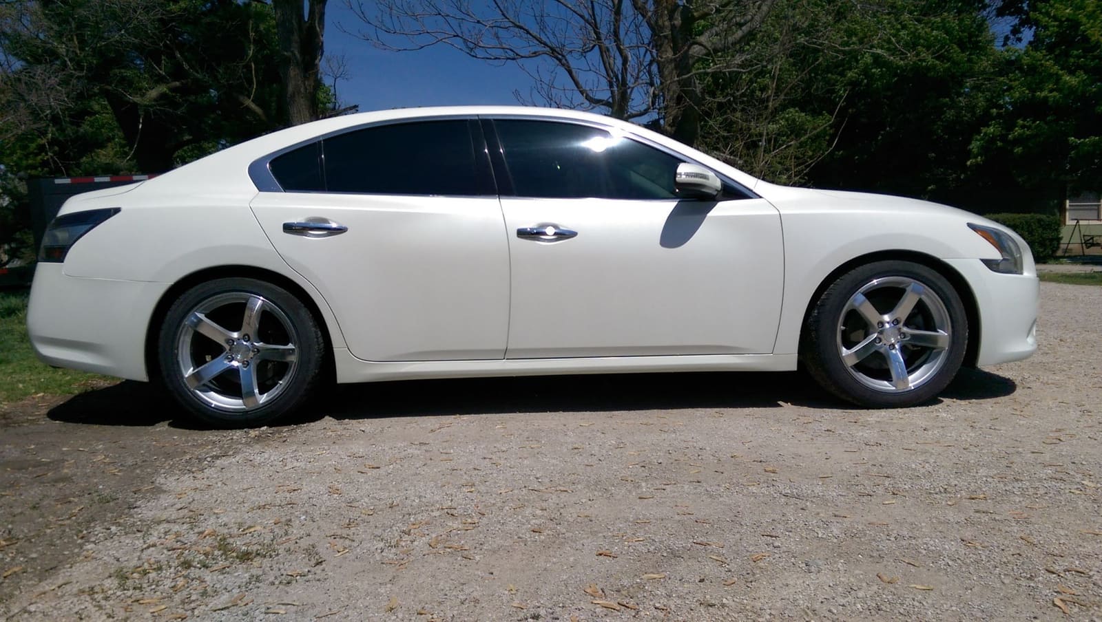 2014 Nissan Maxima with 18x8.5 MMR VP5 wheels