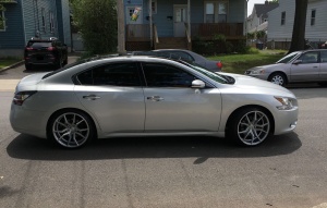 2014 Nissan Maxima with 20x10 XO Verona wheels