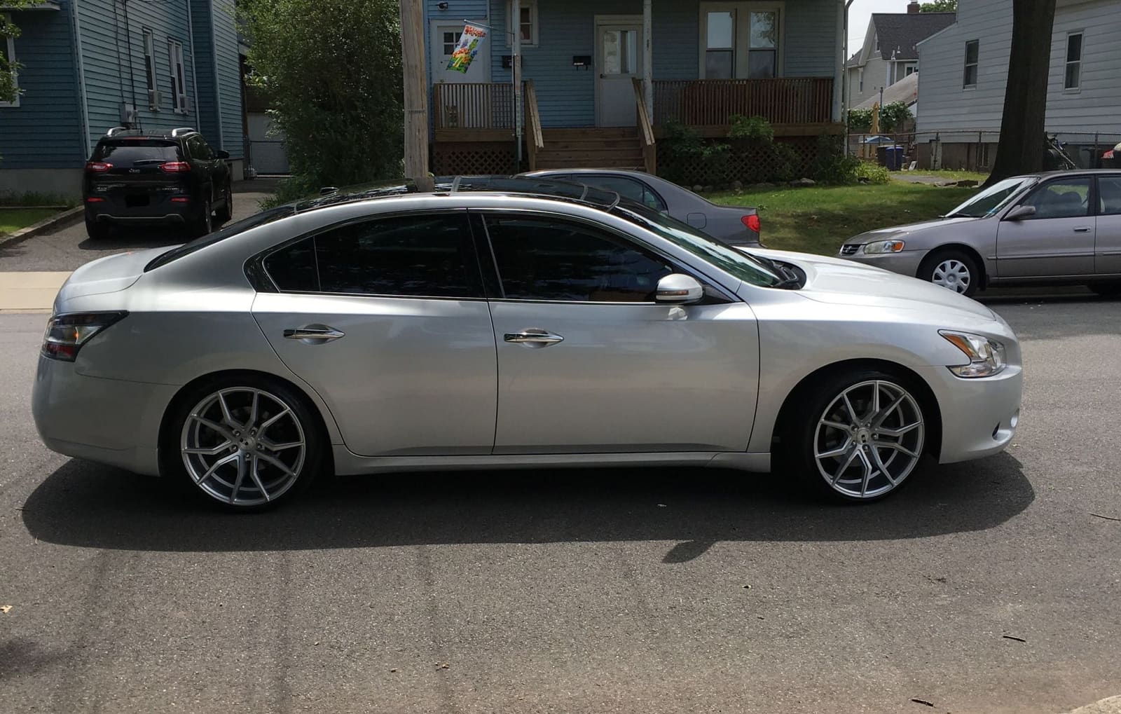 2014 Nissan Maxima with 20x10 XO Verona wheels