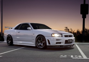1999 Nissan R31-R34 Skyline 2dr with 18x9.5 Rota P45 R2 wheels