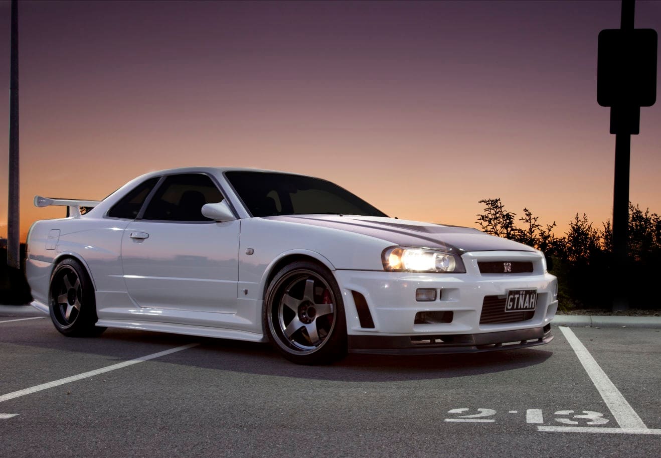 1999 Nissan R31-R34 Skyline 2dr with 18x9.5 Rota P45 R2 wheels
