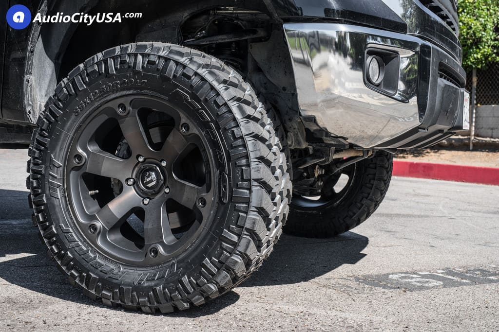 2015 Toyota Tundra with 20x9 Fuel D564 wheels