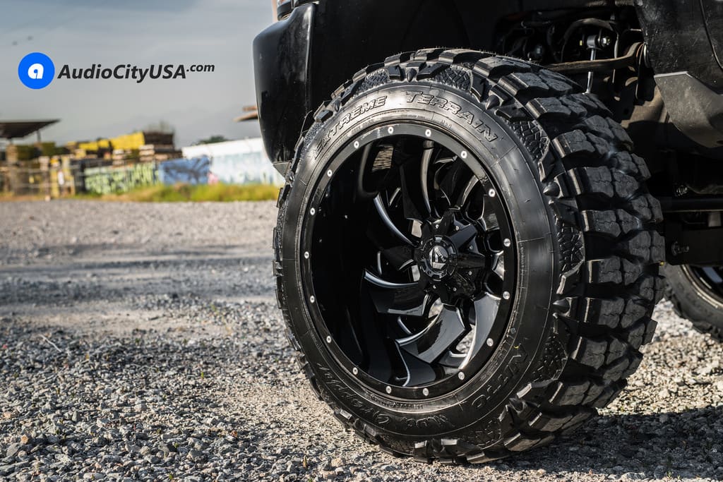 2016 Chevrolet Silverado 2500HD with 22x14 Fuel Cleaver D239 wheels