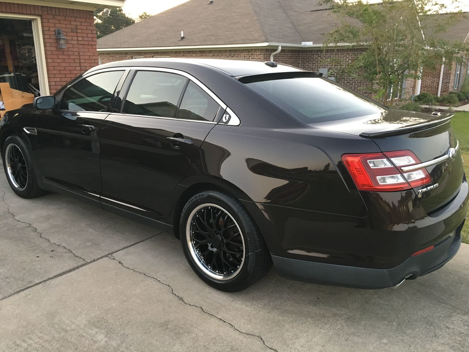 2013 Ford Taurus with Drag DR-75 wheels