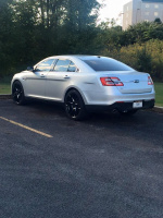 2013 Ford Taurus with 22x9 Lorenzo wl36 wheels