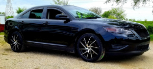 2010 Ford Taurus with Platinum Hawk 433U wheels