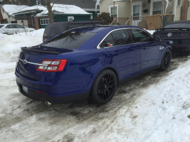 2013 Ford Taurus with 20x8.5 wheels