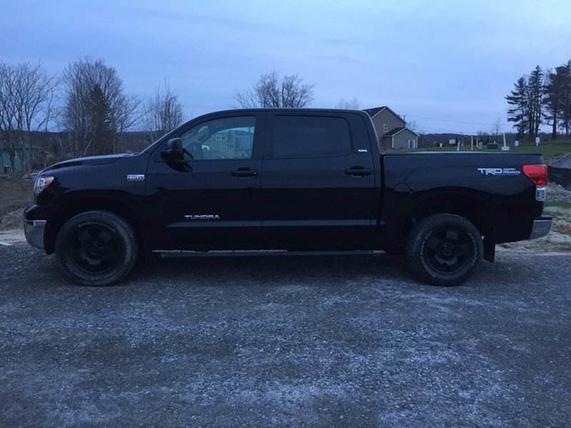 2013 Toyota Tundra with 18x12.5 Ballistic Jester w33 wheels