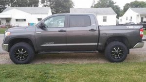 2014 Toyota Tundra with 18x9 Moto Metals wheels