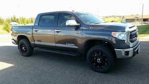 2015 Toyota Tundra with XD hoss wheels