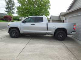 2018 Toyota Tundra with 18x9 Stealth Custom Series Ray 10 wheels