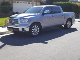 2012 Toyota Tundra with Platinum Factory wheels