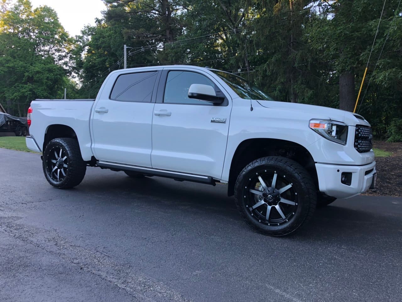 2018 Toyota Tundra with 22x9.5 Fuel Maverick D537 wheels