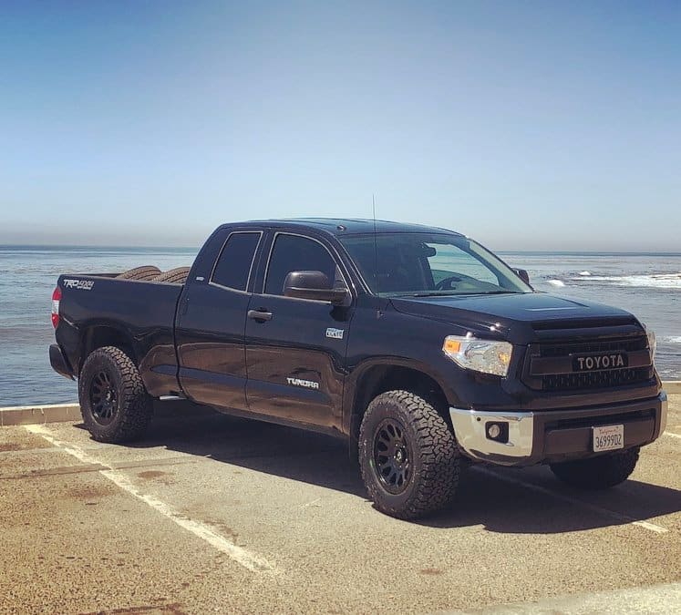 2017 Toyota Tundra with Fuel Vectors D579 wheels