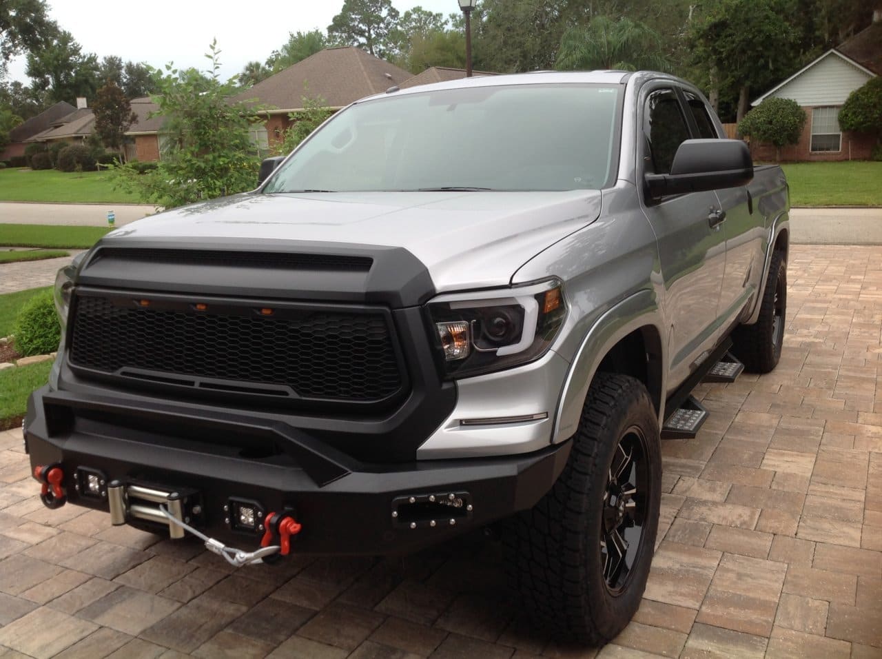 2016 Toyota Tundra with Fuel Avenger D606 wheels