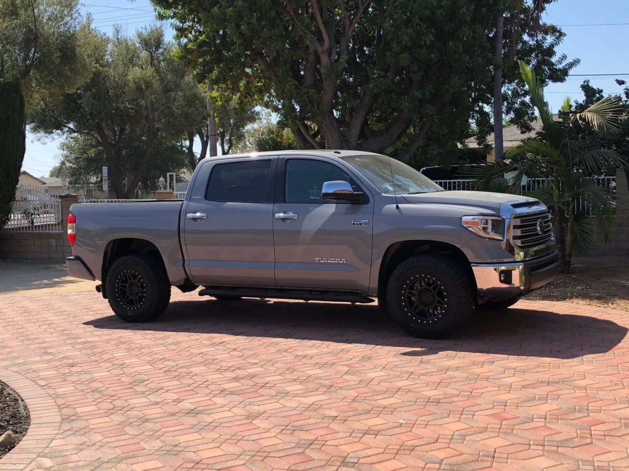 2018 Toyota Tundra with 18x9 Method Race Wheels MR312 wheels