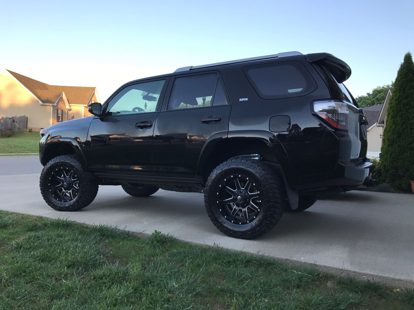 2016 Toyota 4Runner with 18x9 Fuel maverick wheels