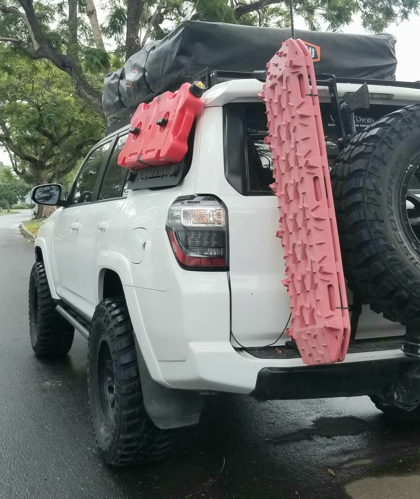 2016 Toyota 4Runner with 17x9 SCS Ray10 wheels