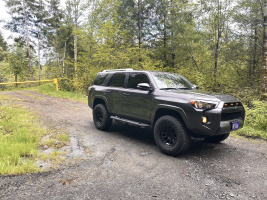 2019 Toyota 4Runner with 17x9 Fuel D689 wheels
