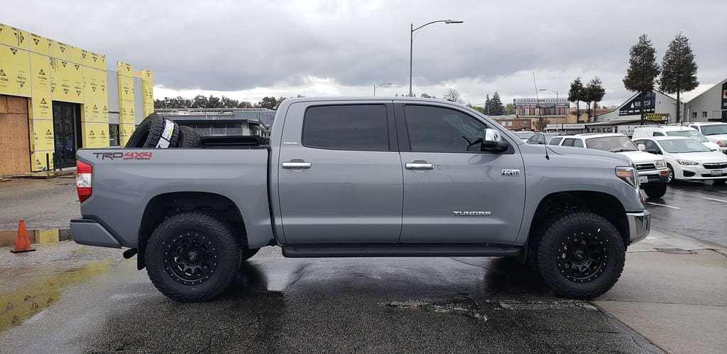 2018 Toyota Tundra with SCS Ray 10 wheels