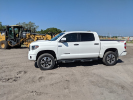 2018 Toyota Tundra with TRD Sport wheels