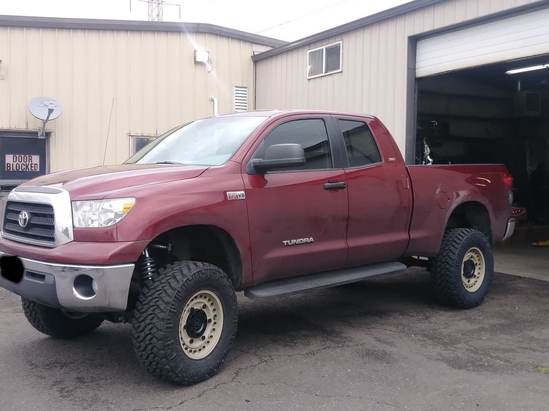 2007 Toyota Tundra with 18x9.5 wheels