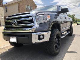 2016 Toyota Tundra with 20x9 wheels