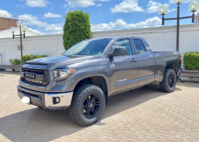 2016 Toyota Tundra with 18x8 RSSV Krawler wheels