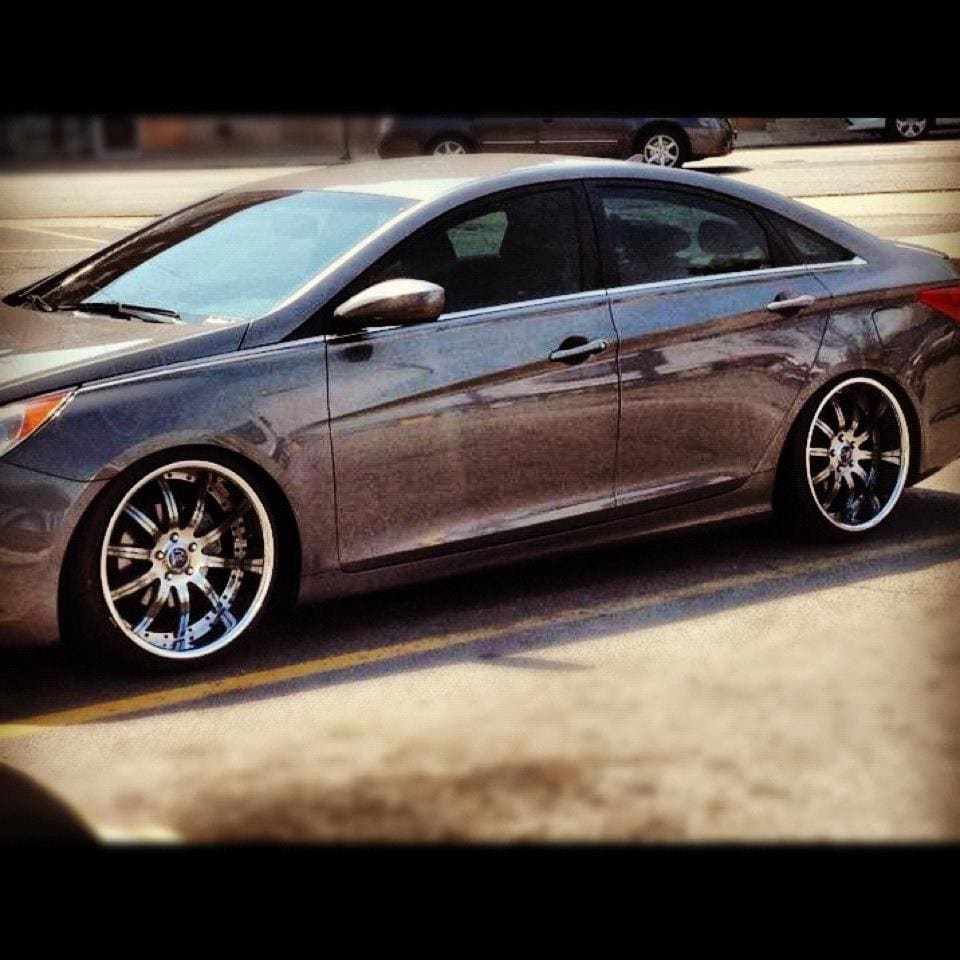 2011 Hyundai Sonata with 20x10 Rohana RL10 wheels