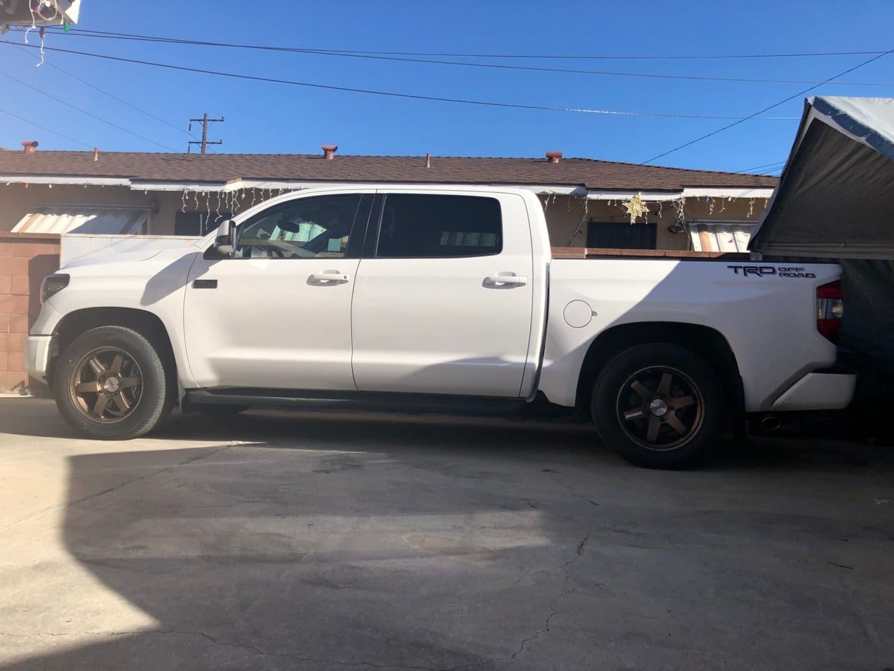 2014 Toyota Tundra with 20x8.5 wheels
