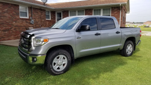 2016 Toyota Tundra with 18x8 wheels