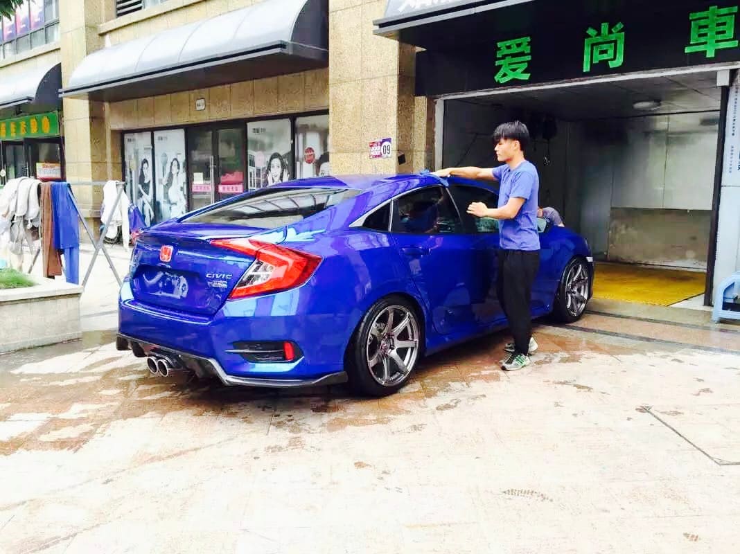 2016 Honda Civic with 19x9.5 wheels