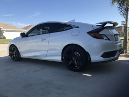 2017 Honda Civic with 18x8.5 wheels