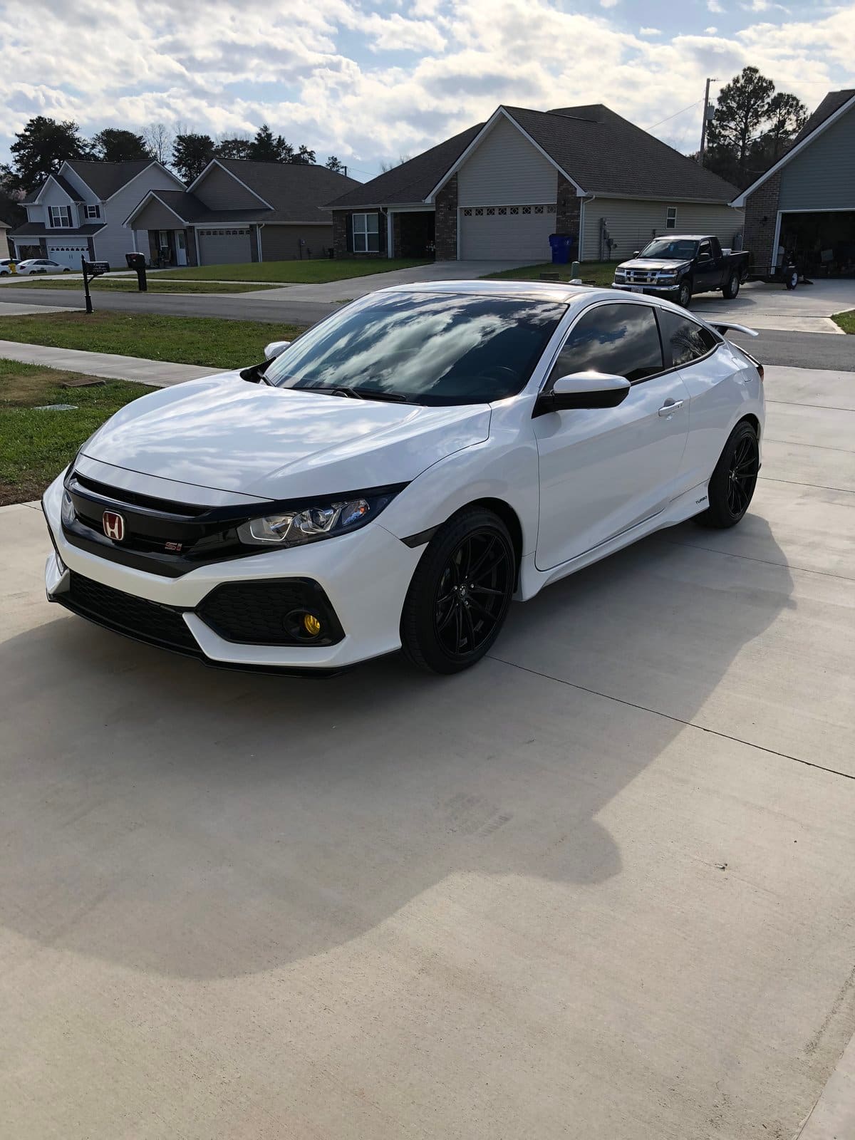 2017 Honda Civic with 18x9 wheels