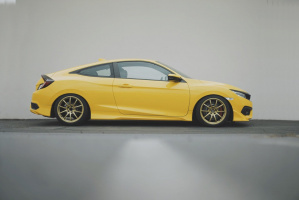 2017 Honda Civic with 18x9.5 wheels