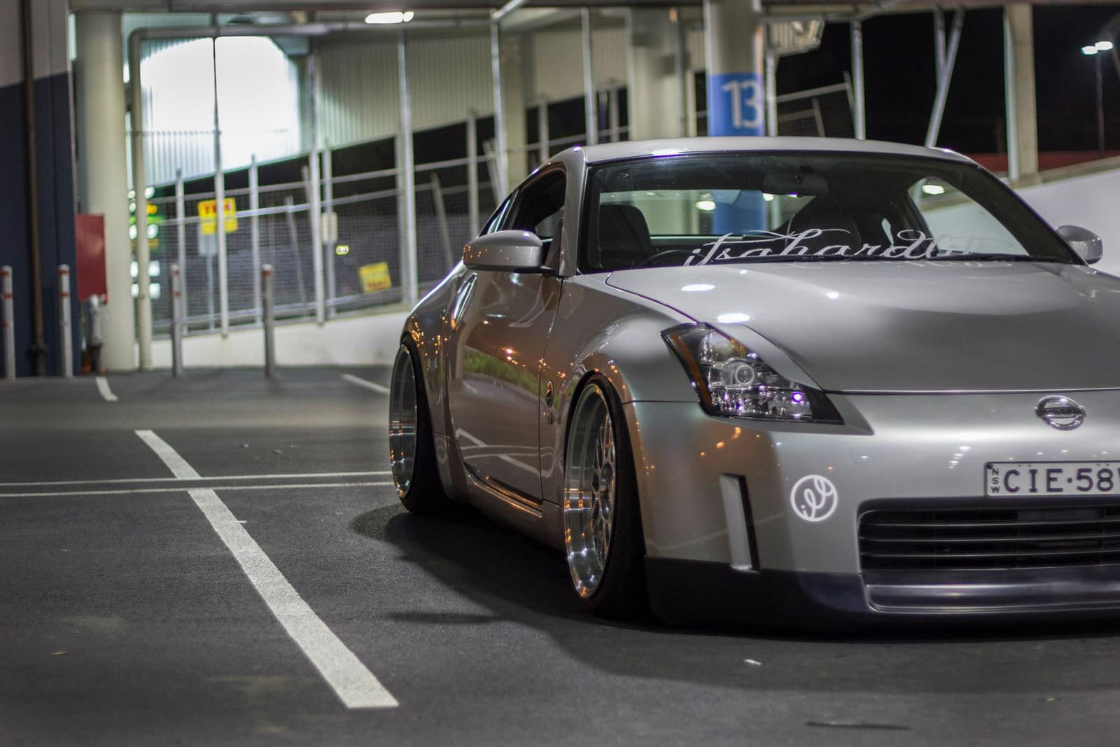 2003 Nissan 350Z with 19x9.5 varrstoen 1.1.2 wheels