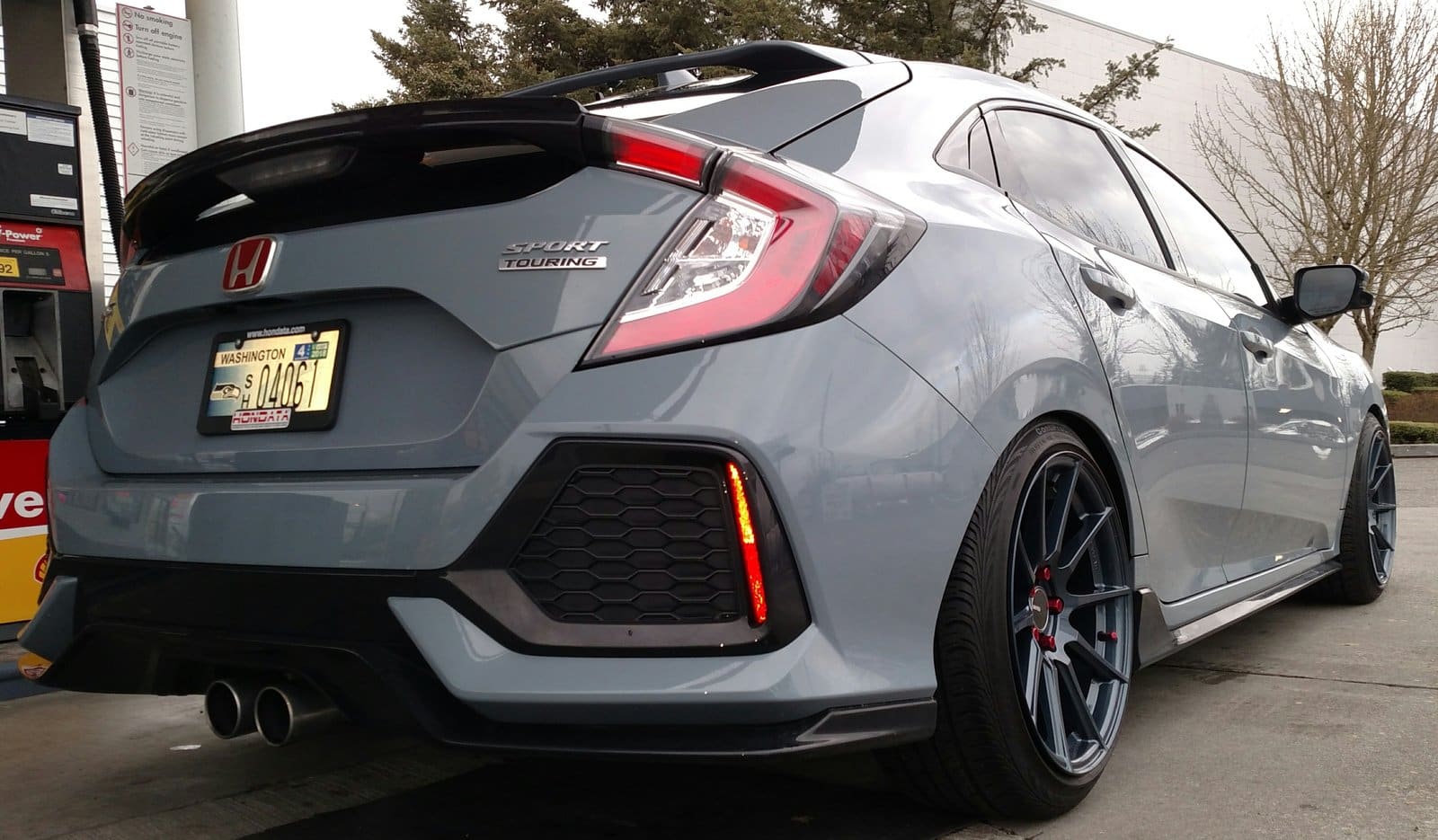 2017 Honda Civic with 18x9.5 wheels