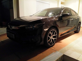 2019 Honda Civic with 18x8 Novus 01 wheels