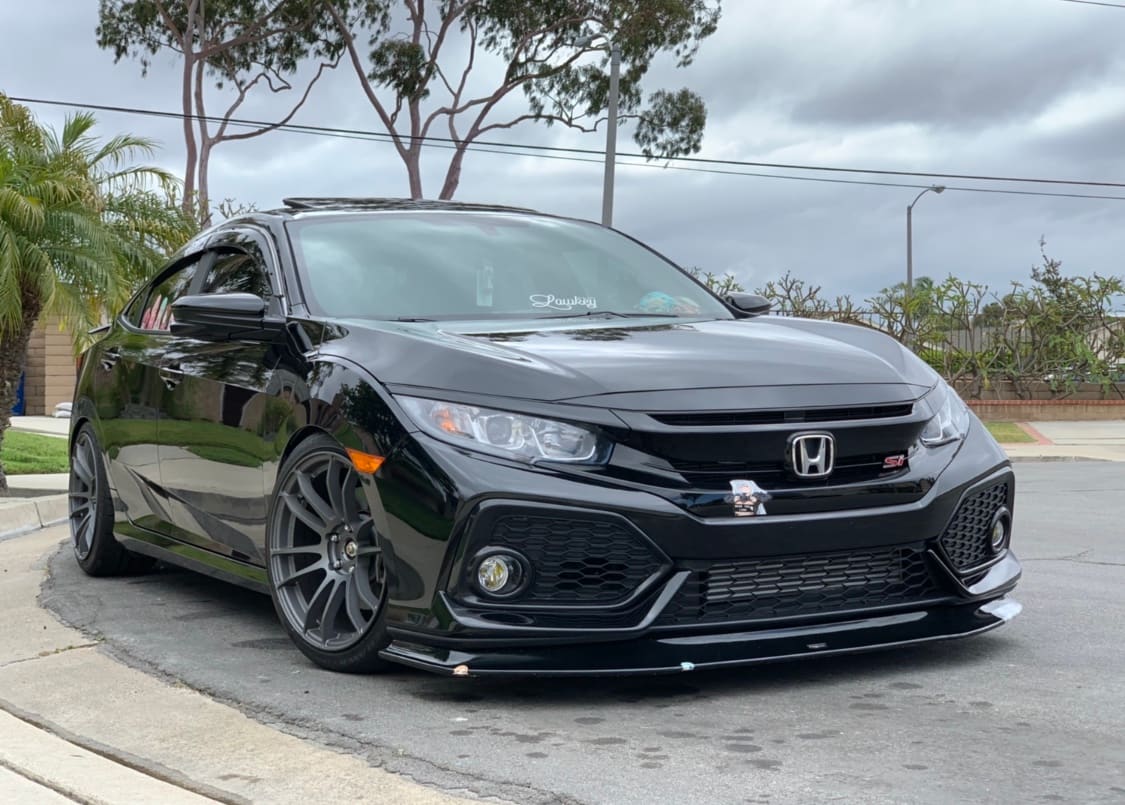2018 Honda Civic with 18x9.5 wheels