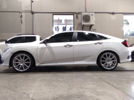 2019 Honda Civic with 19x8.5 wheels