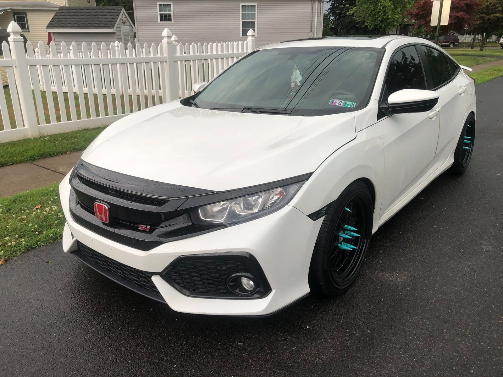 2017 Honda Civic with 18x9.5 wheels