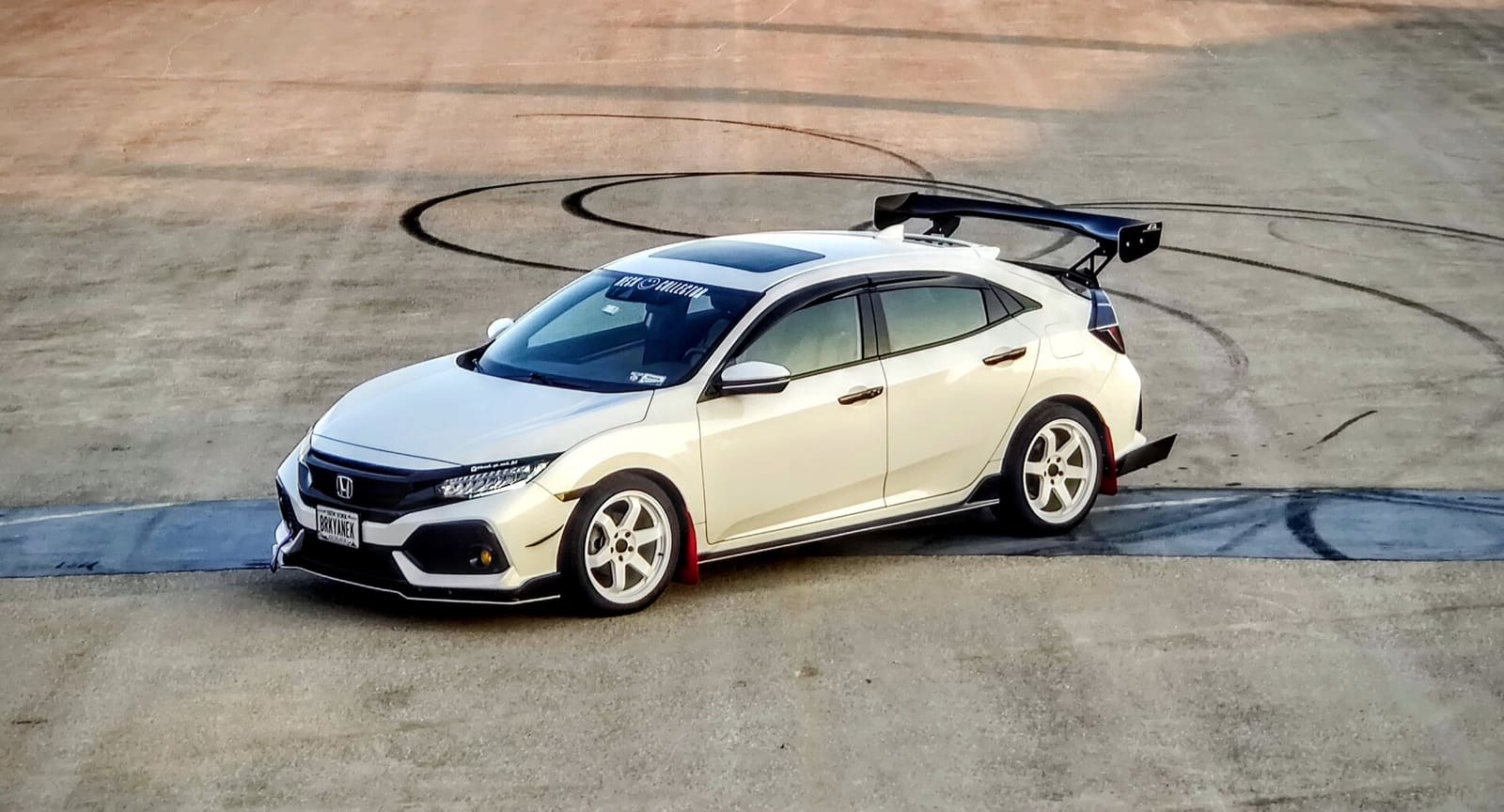 2019 Honda Civic with 18x8.5 wheels