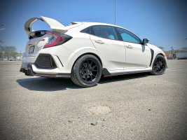 2020 Honda Civic with 18x9.5 wheels