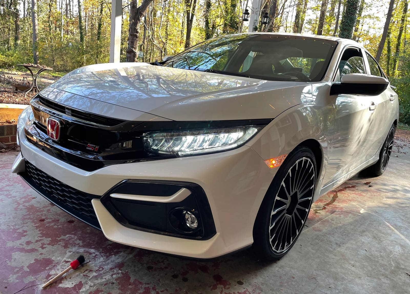 2020 Honda Civic with 19x8.5 MDC wheels