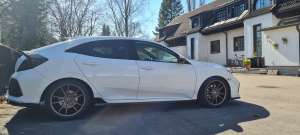 2021 Honda Civic with 18x8.5 JR21 wheels