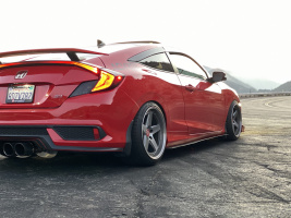 2017 Honda Civic with 18x10.5 FF550 wheels