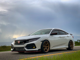 2018 Honda Civic with 18x9.5 wheels