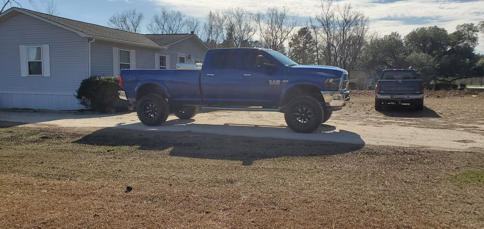 2014 RAM 3500 with 18x10 wheels
