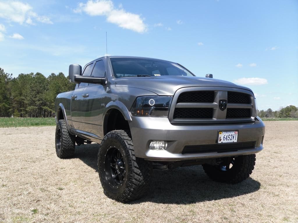 2009 Dodge Ram 1500 with 20x10 wheels